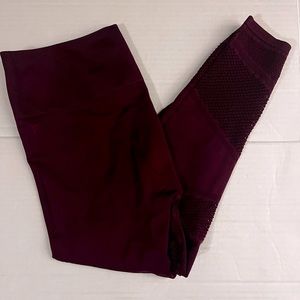 Fabletics maroon seamless leggings. Sz L
